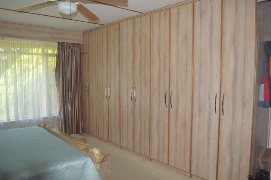 5 Bedroom Property for Sale in Wilkoppies North West